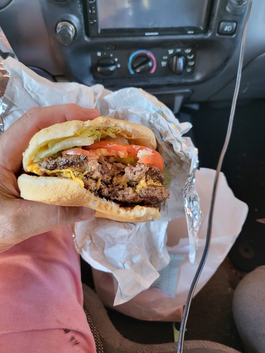 Smitty's Better Burger Photo 7