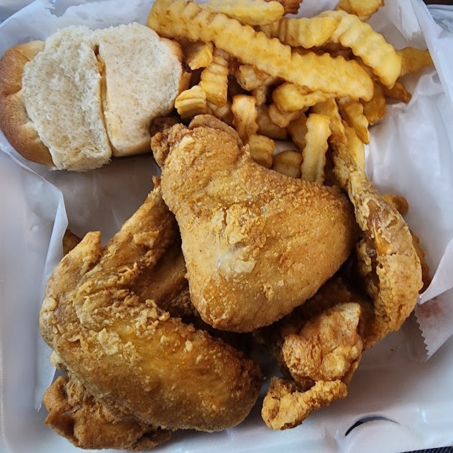 4 PC Chicken Dinner w Crinkle Cut Fries Cole Slaw and a Dinner Roll