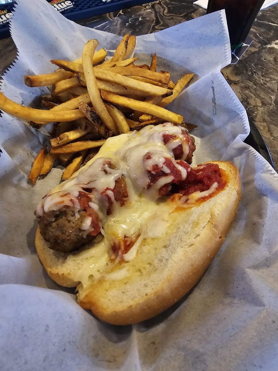 83 & Chestnut Pub and Eatery - North Ridgeville, OH Photo 1