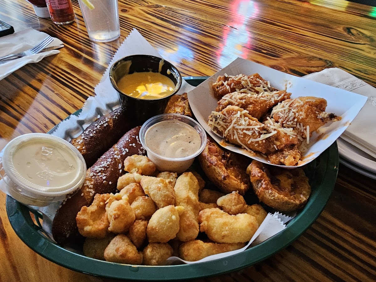 83 & Chestnut Pub and Eatery - North Ridgeville, OH Photo 2