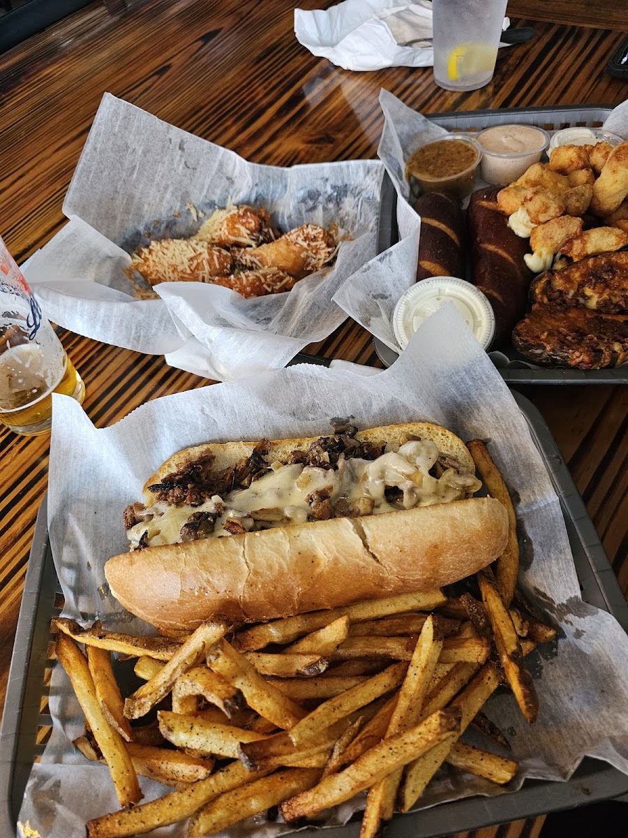 83 & Chestnut Pub and Eatery - North Ridgeville, OH Photo 3
