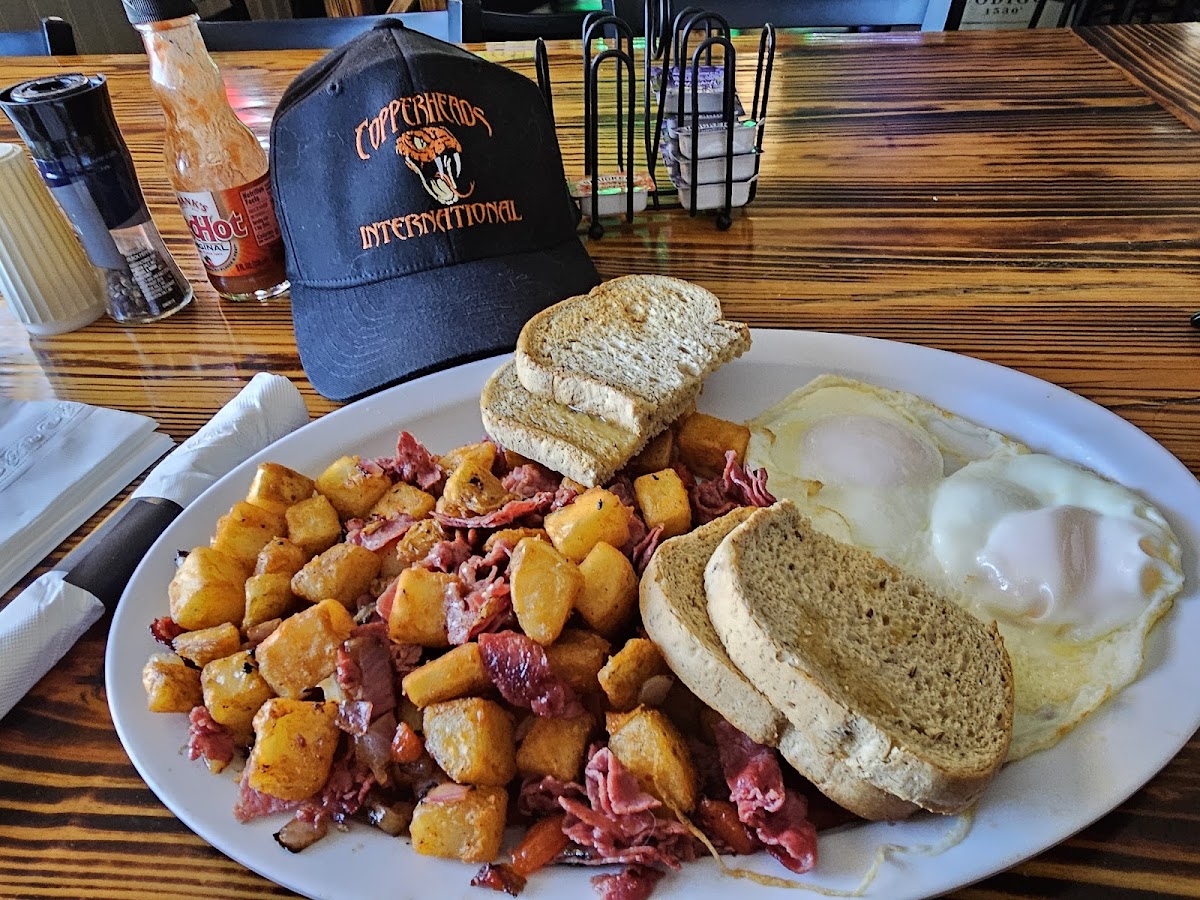 83 & Chestnut Pub and Eatery - North Ridgeville, OH Photo 6