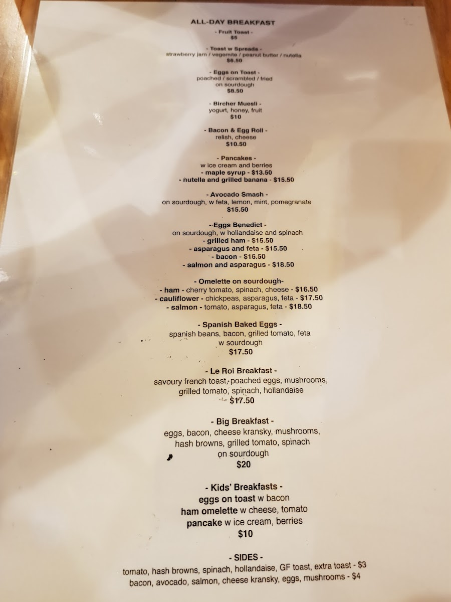 Le Roi Cafe Photo 10