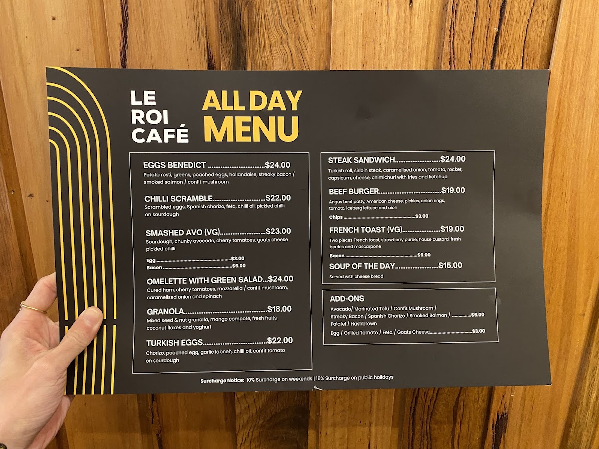 Le Roi Cafe Photo 4