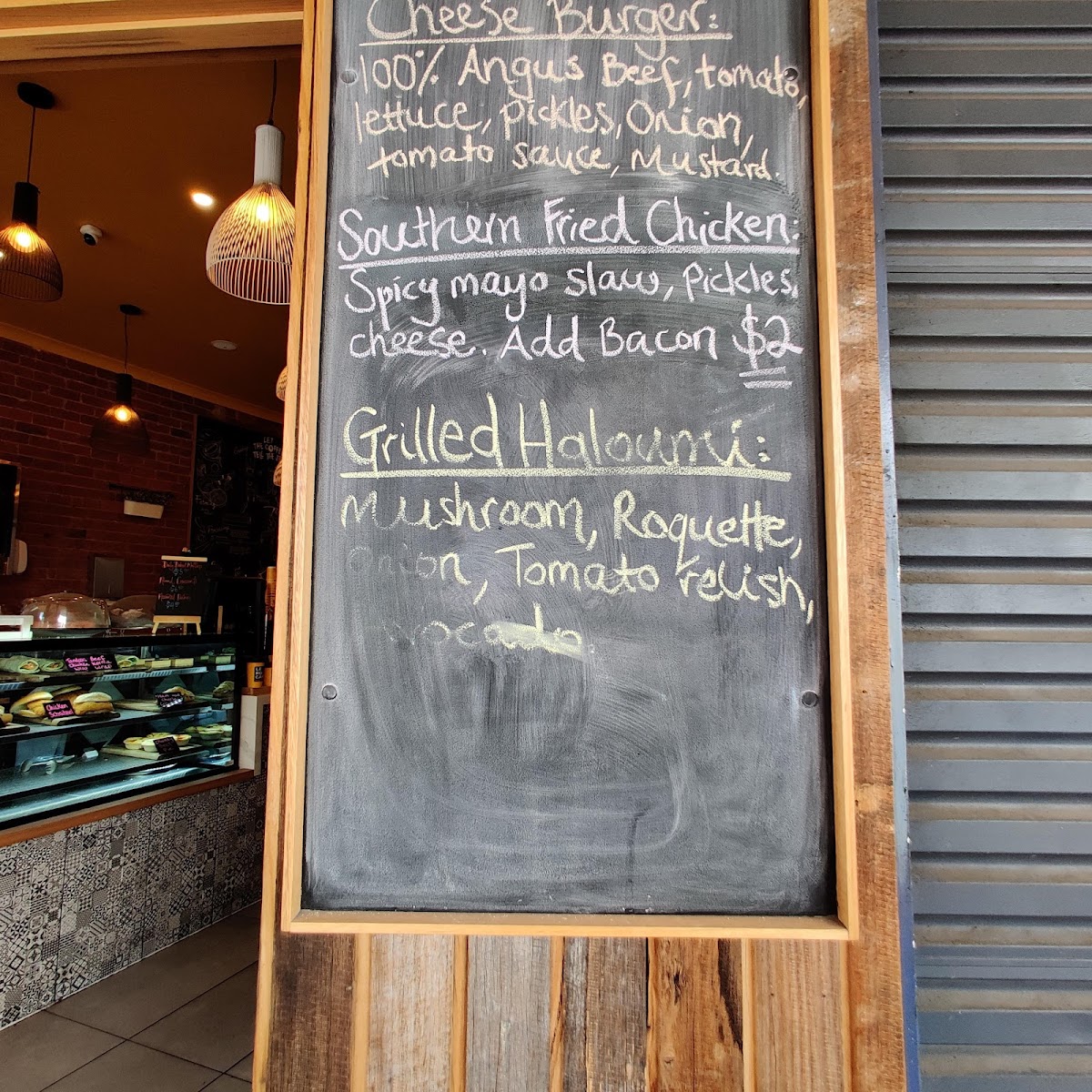 Le Roi Cafe Photo 8