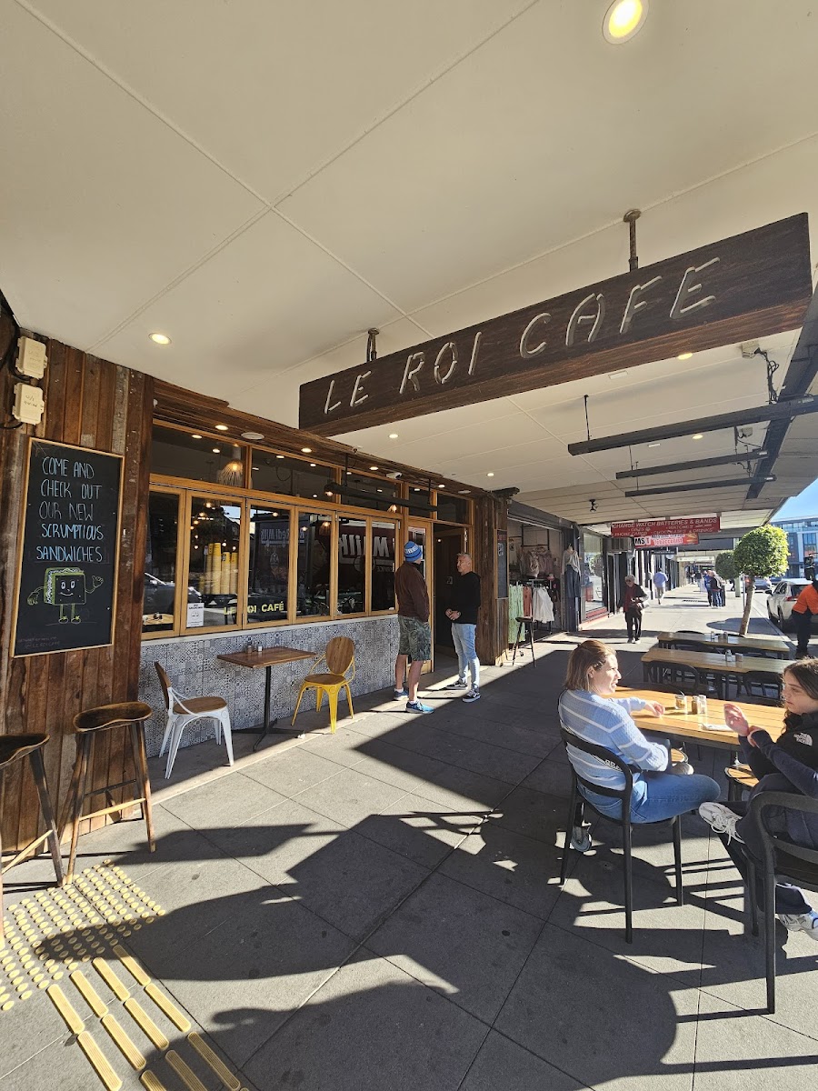 Le Roi Cafe