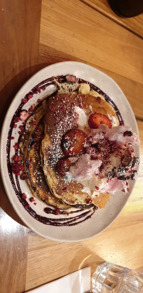 Le Roi Cafe Photo 3