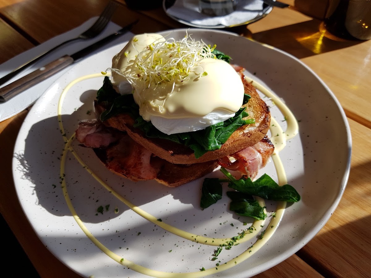 Le Roi Cafe Photo 4