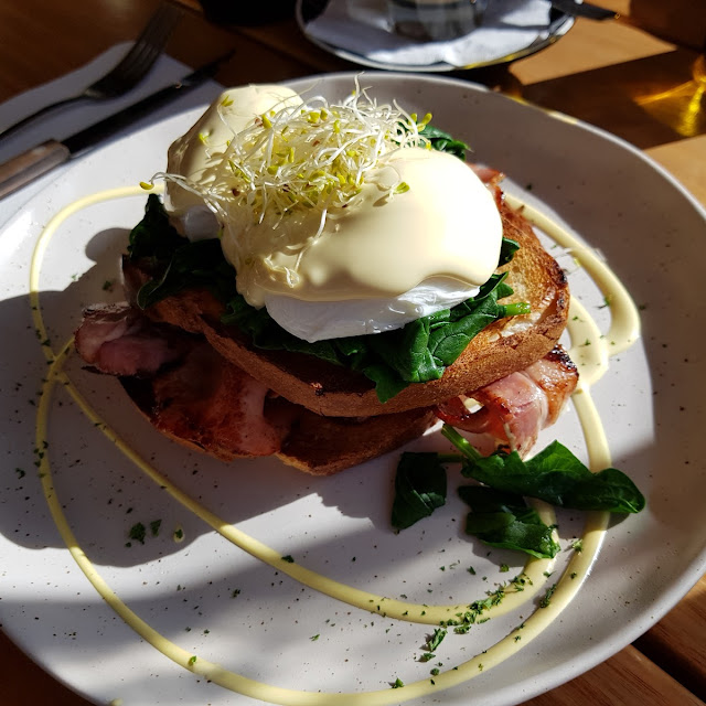 Eggs Benedict