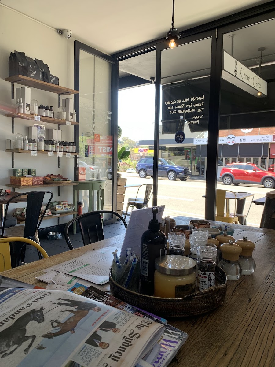 Kizmet Cafe Photo 1