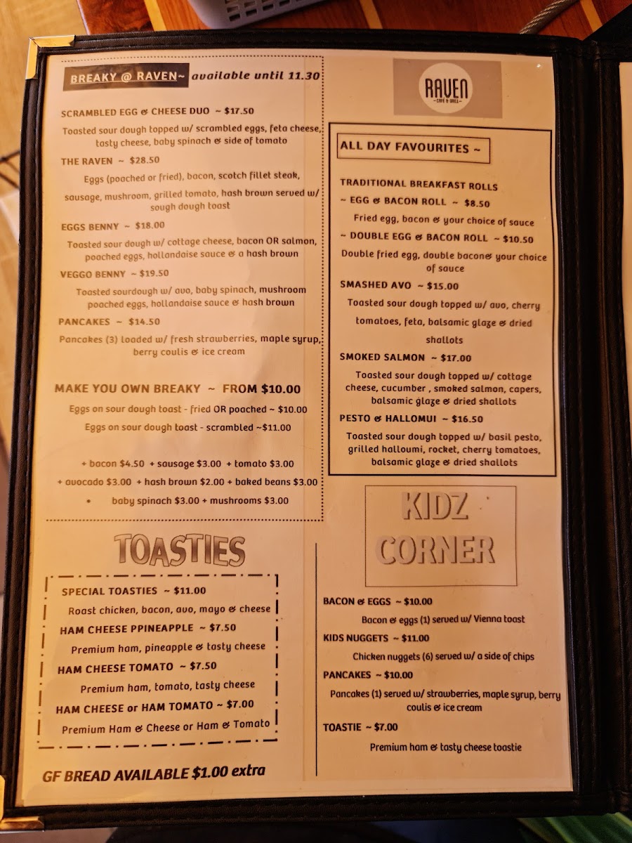 Raven Cafe & Grill Photo 7