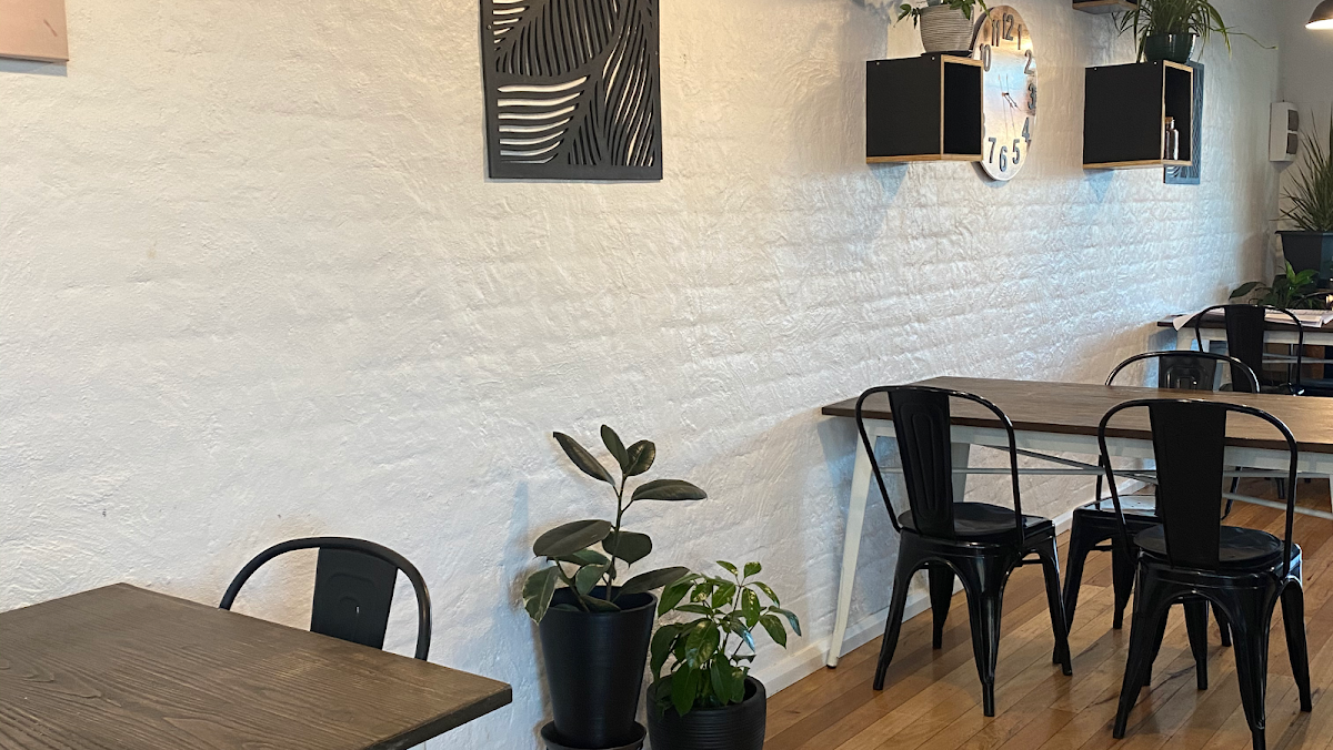 Raven Cafe & Grill