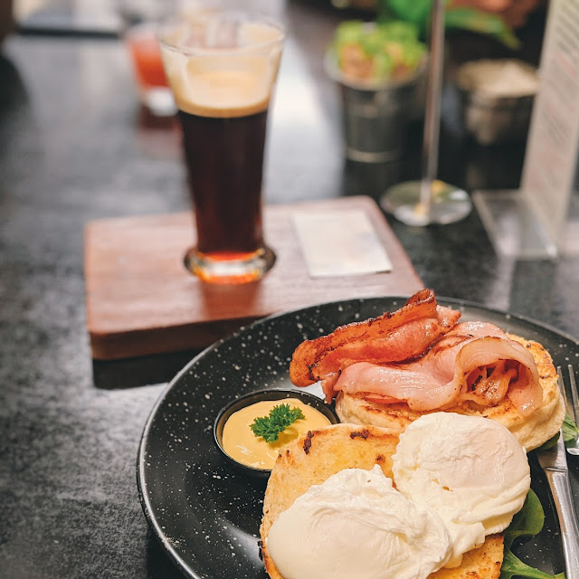 Eggs Benedict