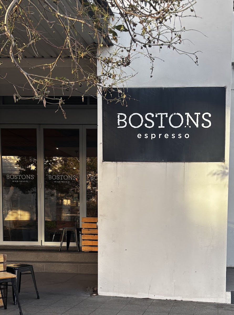 Bostons Espresso-Cafe Photo 1