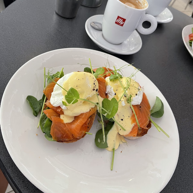 Eggs Benedict