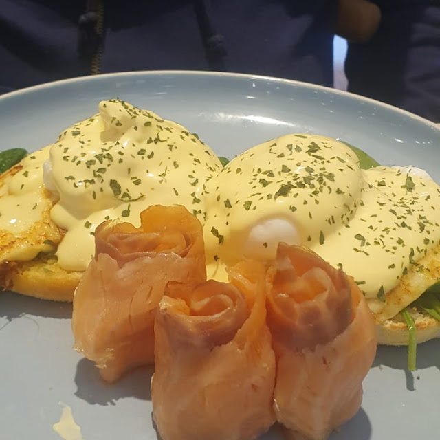 Eggs Benedict