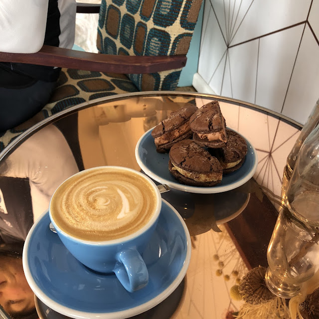 Flat White and Butterbing