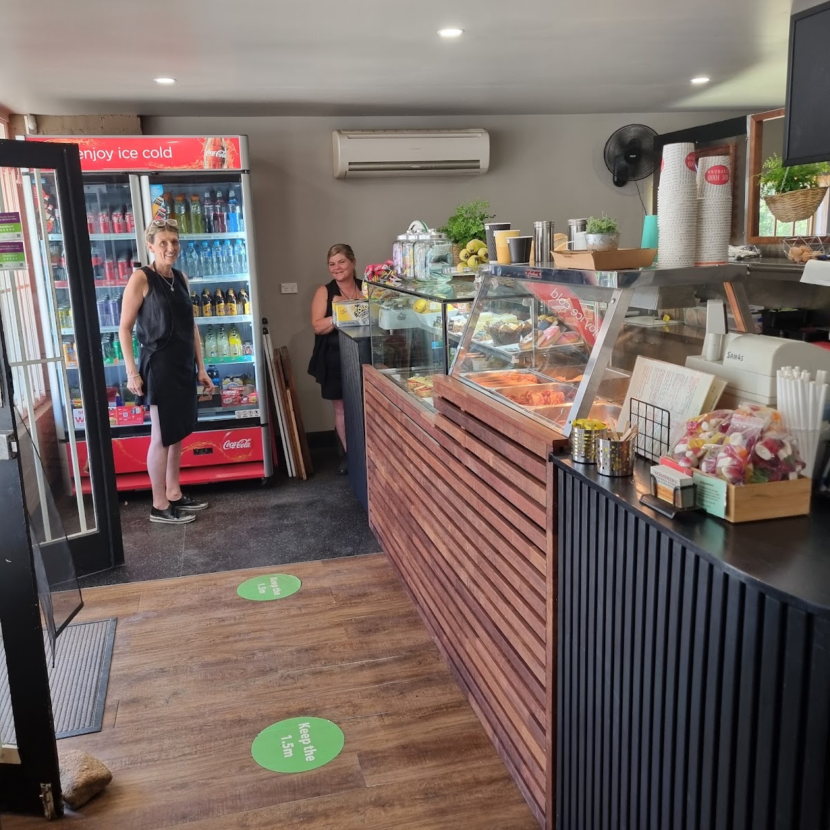 Somersby Cafe & Hotfood Photo 1