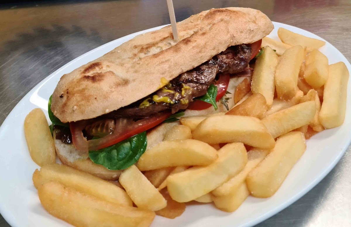 Longriders Cafe & Restaurant Photo 2