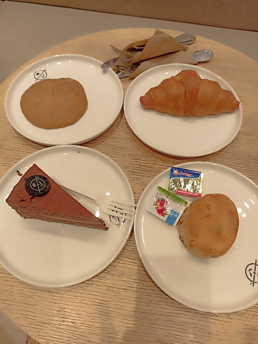 Coffee Bean & Tea Leaf Photo 4