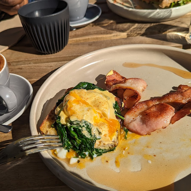 Eggs Benedict